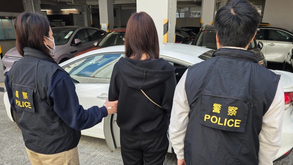 警荃灣眾安街掃黃 拘控35歲內地女。警方圖片
