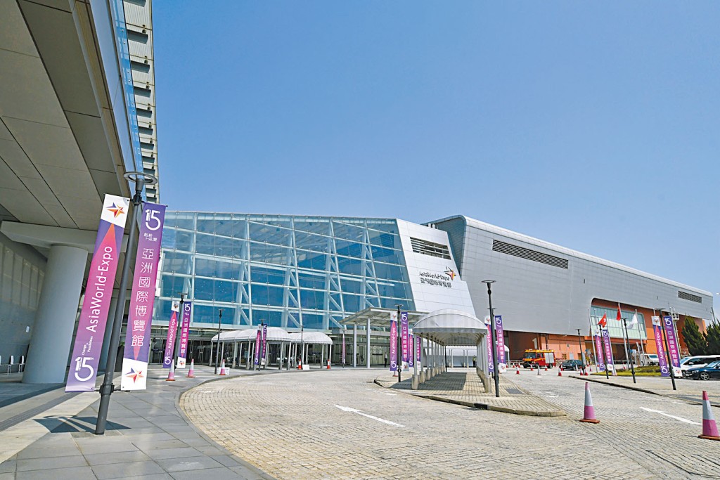 政府以象徵式一元轉讓亞博館所有權益予機管局。