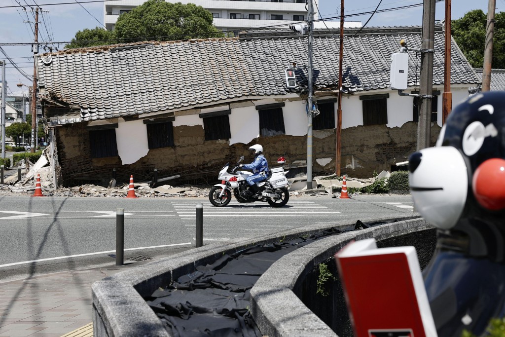 熊本县7.1级地震，无数建筑物被破坏。美联社
