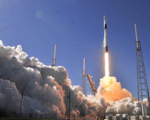 猎鹰9号火箭发射过程十分顺利。AP