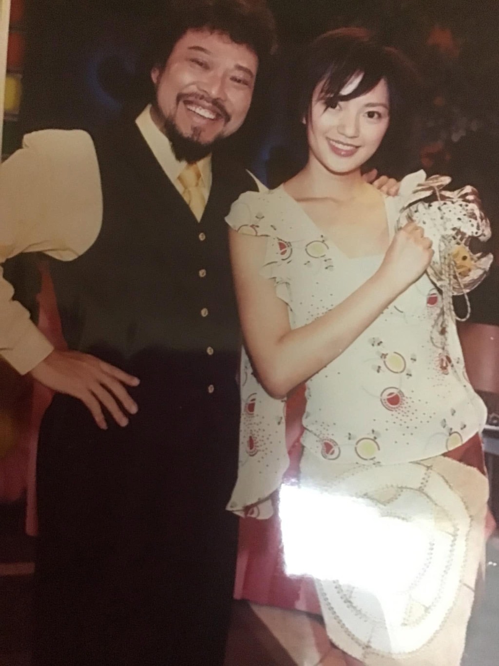 傅天穎早年在台灣綜藝節目中亮相,與張菲等前輩同台演出。 傅天穎早年在台灣綜藝節目中亮相,與張菲等前輩同台演出。
