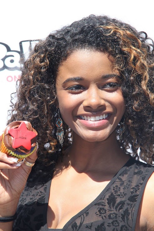 早在年幼時已參演百老匯舞台劇的女星Imani Dia Smith，因被刺多刀身亡。