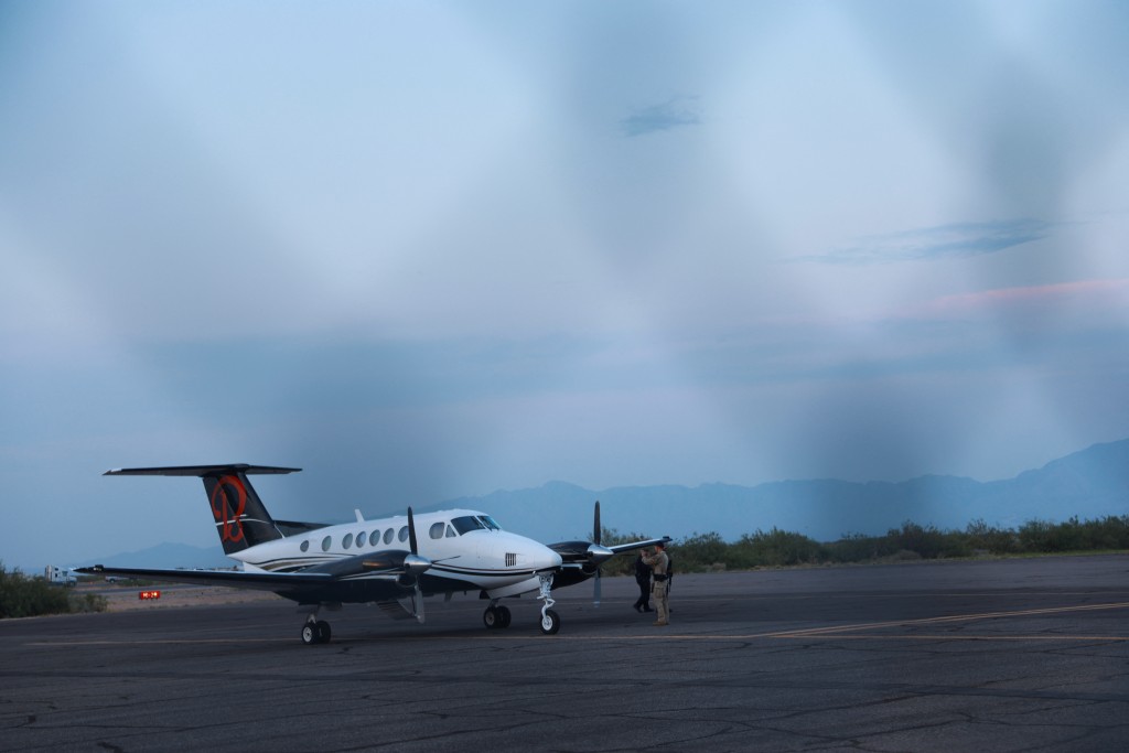 接载赞巴达与洛佩兹的私人飞机。路透社