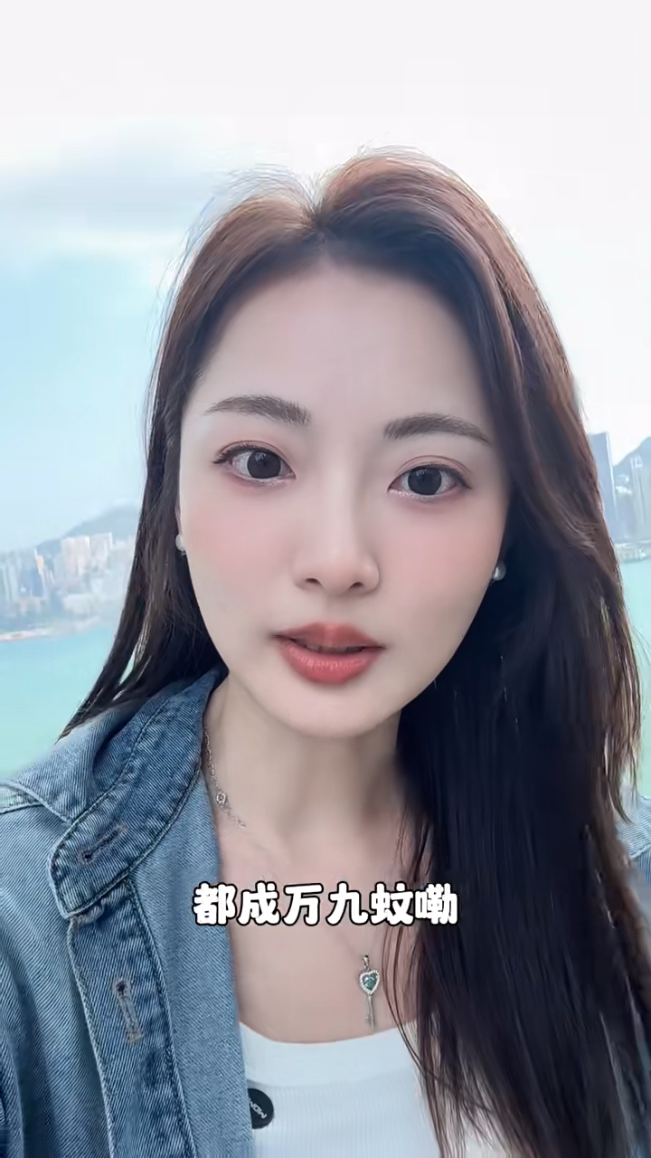 王卓淇表示:「有人話既然都係做牛馬,不如來香港做牛馬,咁但係我想講前提係你有間屋囉,好似我以前咁,我上一間公司,我離職之前都有萬幾蚊,但係我當時租嘅屋都成萬九蚊,所以我係唔夠。」 王卓淇表示:「有人話既然都係做牛馬,不如來香港做牛馬,咁但係我想講前提係你有間屋囉,好似我以前咁,我上一間公司,我離職之前都有萬幾蚊,但係我當時租嘅屋都成萬九蚊,所以我係唔夠。」