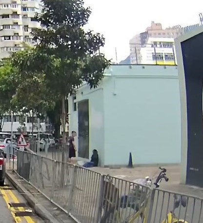 雜物散落一地。fb「車cam L（香港群組）」截圖