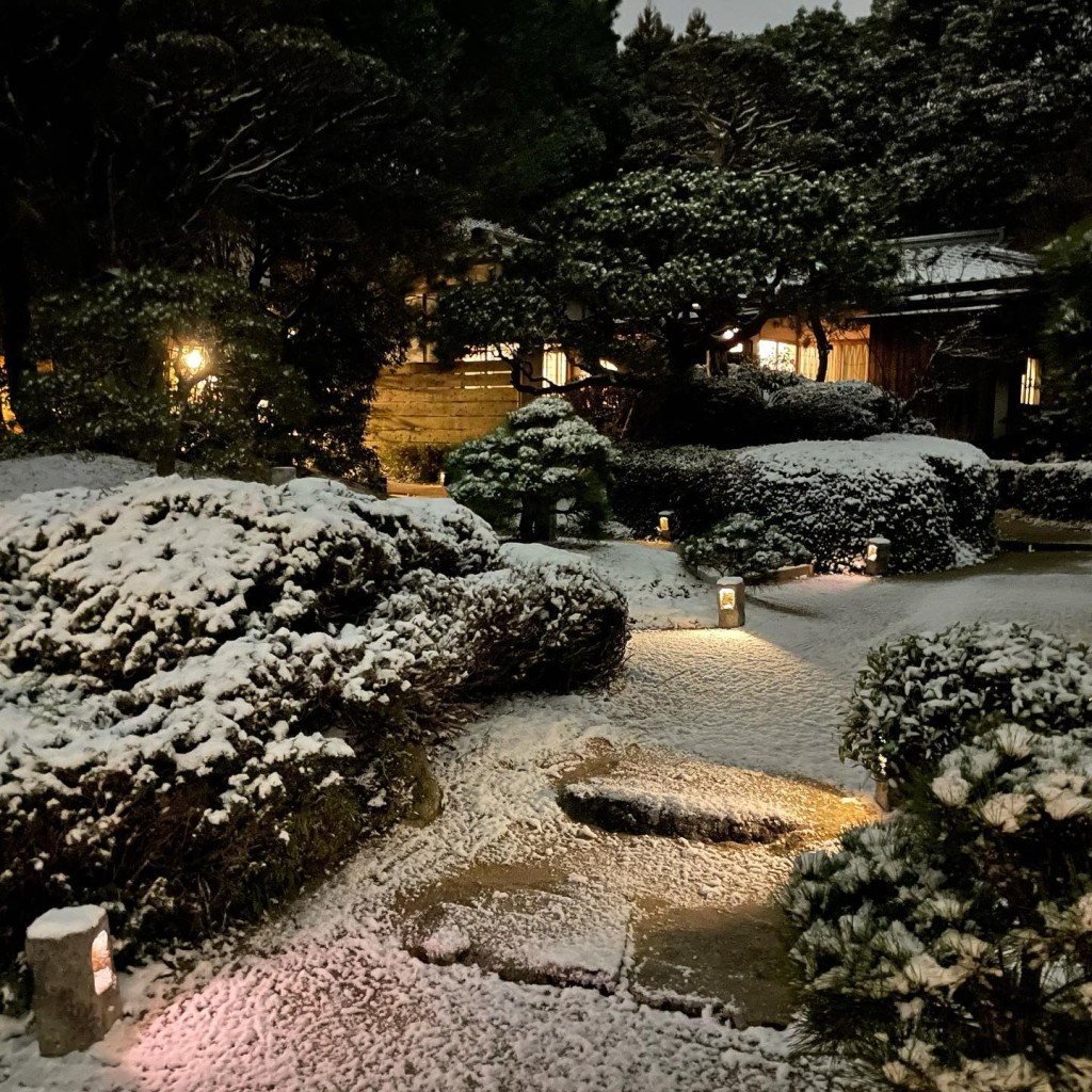 涉事溫泉旅館「大丸別莊」冬天景色（圖片來源：「福岡県二日市温泉 大丸別荘」Facebook專頁）