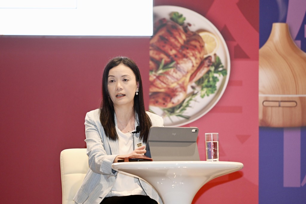 香港贸发局副总裁林玉凤表示,今届美食商贸博览与国际茶展首次汇聚东盟十一国所有成员。林玉凤摄 香港贸发局副总裁林玉凤表示,今届美食商贸博览与国际茶展首次汇聚东盟十一国所有成员。林玉凤摄