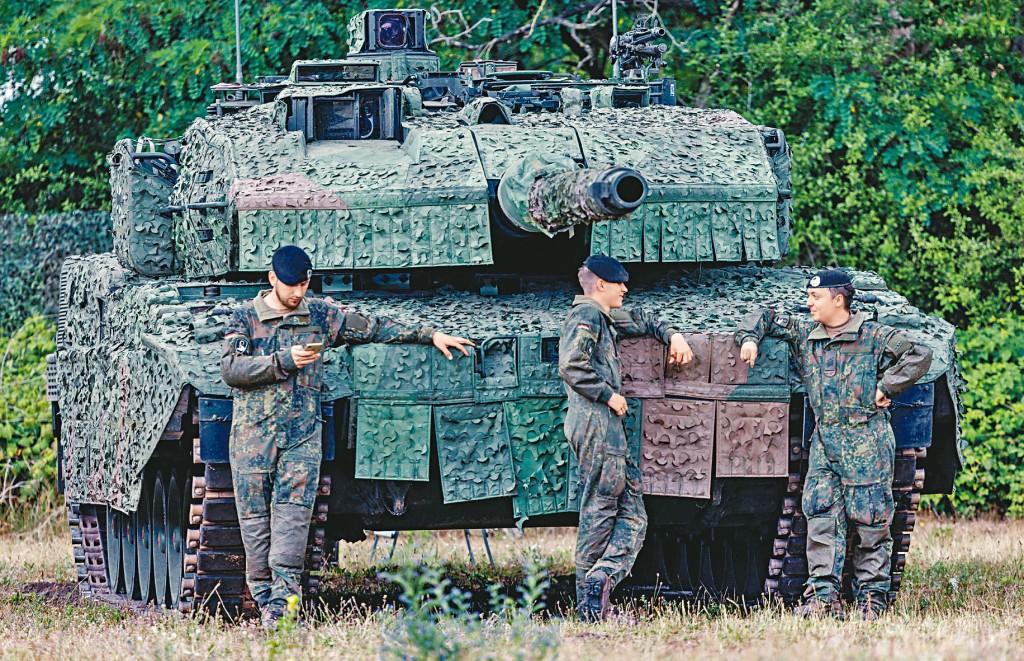 部署于德国明斯特市的一辆豹式主战坦克。