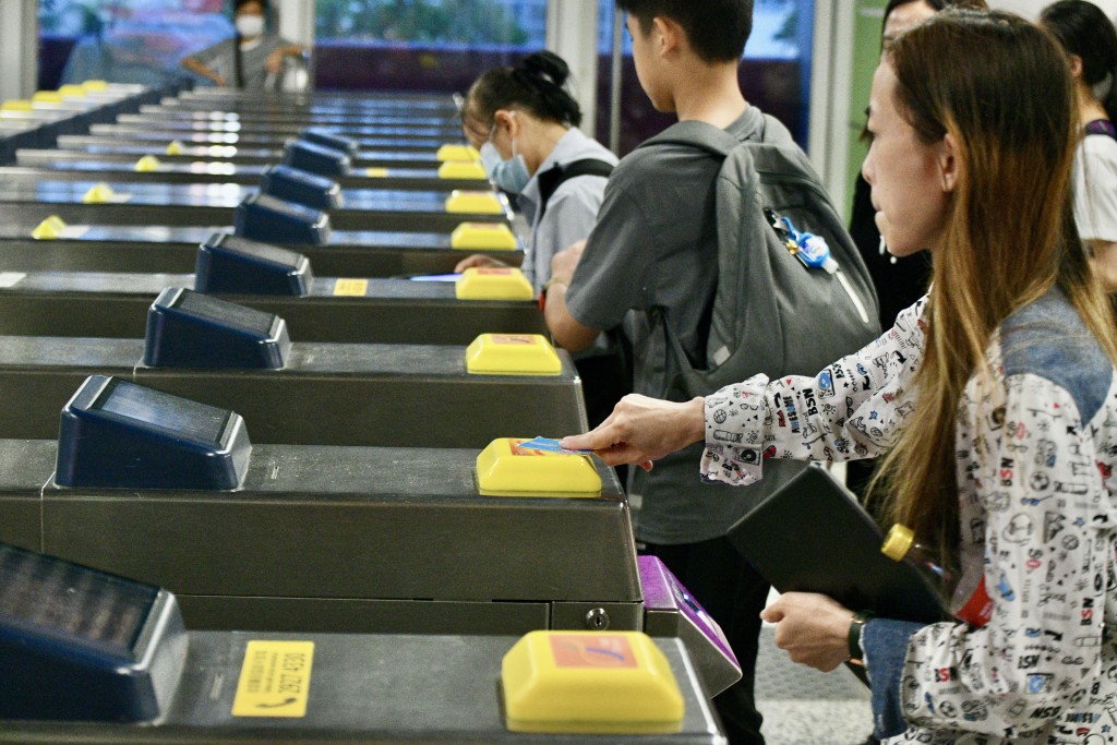 港铁观塘綫部分车站将全日暂停服务以便更新硬件。资料图片