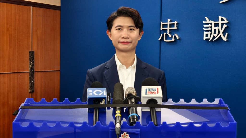 葵青警區重案組第二隊高級督察邵頌昕交代案情。 葵青警區重案組第二隊高級督察邵頌昕交代案情。
