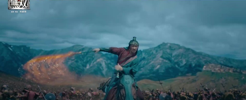 關羽(韓庾飾)揮起青龍偃月刀千人斬。