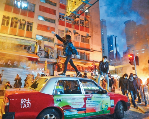 衛生督察與旺角警署警方緊密聯絡,獲得一個電話號碼,可直接聯絡警方特遣隊。資料圖片