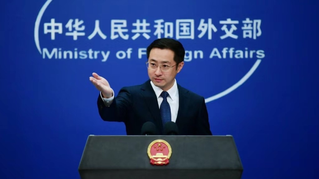 外交部发言人林剑指，美国国内一些人企图渲染“中国威胁论”。(新华社)