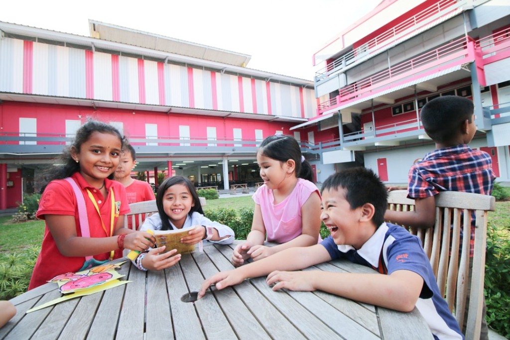 新加坡是一個多民族社會，同學在一個運用多種語言的環境中社長，對將來升學大有多幫助。（圖片來源：受訪者提供）