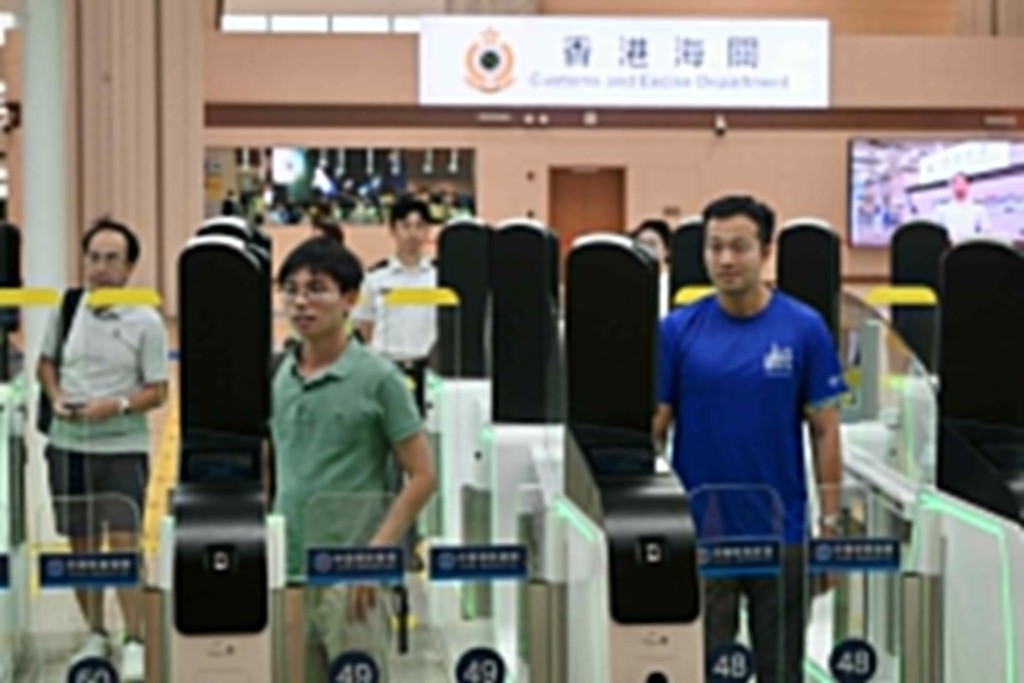 新皇崗口岸過關情況。陳浩元攝 新皇崗口岸過關情況。陳浩元攝