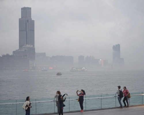 本周中後期華南
沿岸天氣溫暖,早晚有微雨及薄霧。資料圖片