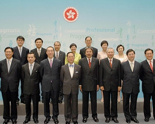 林鄭月娥、曾俊華、黃仁龍及唐英年,任內與曾蔭權共事。資料圖片