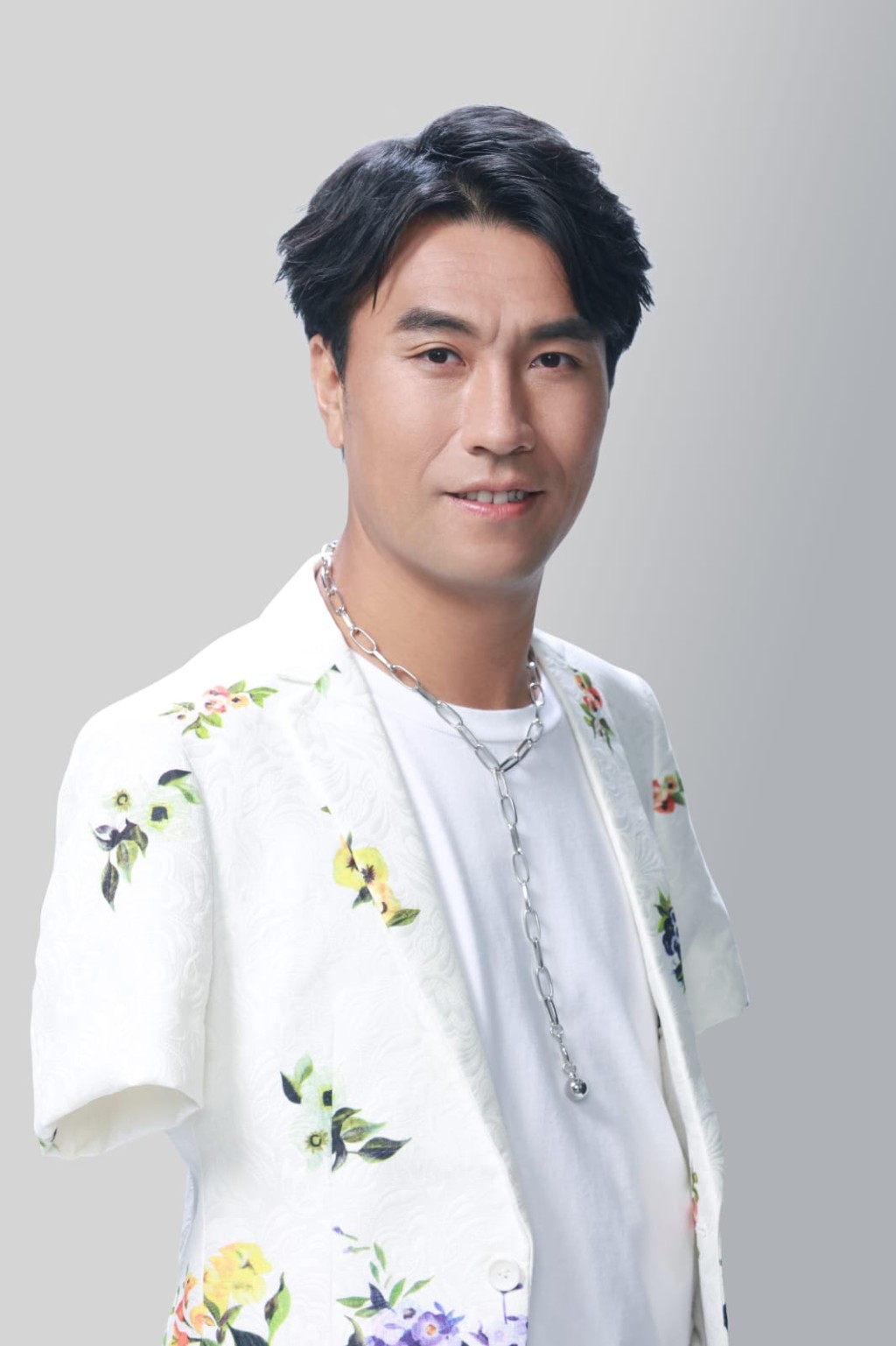 金凱說:「音樂是靈魂溝通的橋梁,可以散播愛與關懷。」 金凱說:「音樂是靈魂溝通的橋梁,可以散播愛與關懷。」