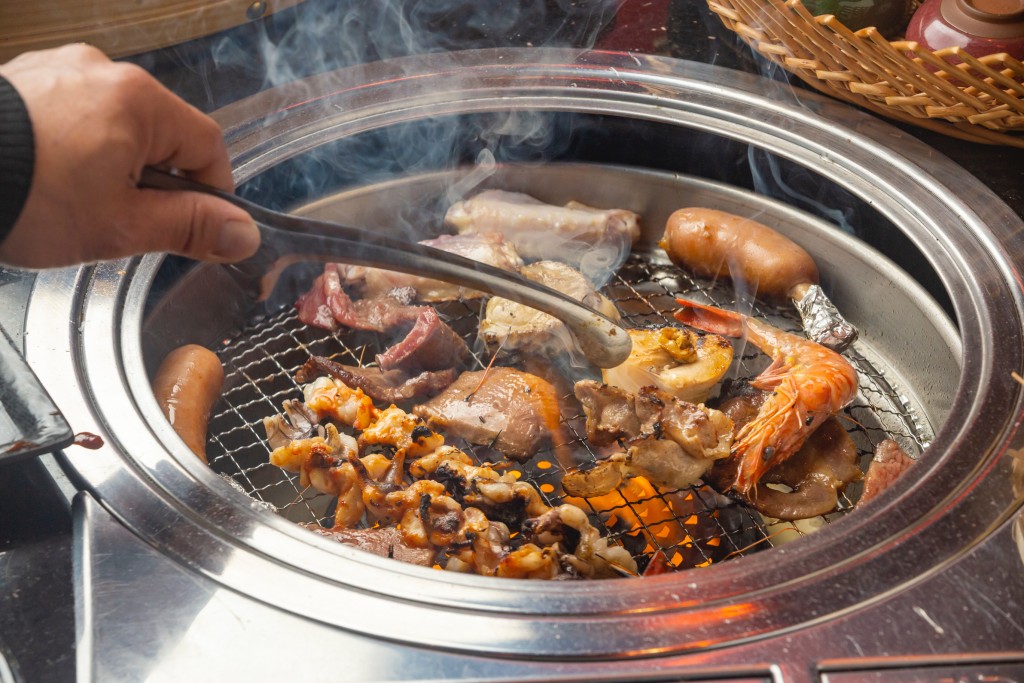 近年不少日式燒肉店加入多元化食材，除了肉品還有海鮮，令客人吃得更豐盛滿足。