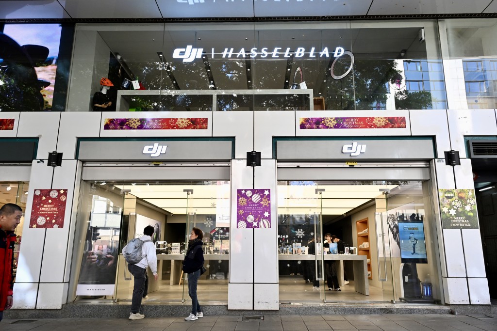 栢麗購物大道G19及G20號舖相連舖，約2760方呎，由大疆夥拍相機技術領導者哈蘇承租，月租20萬。