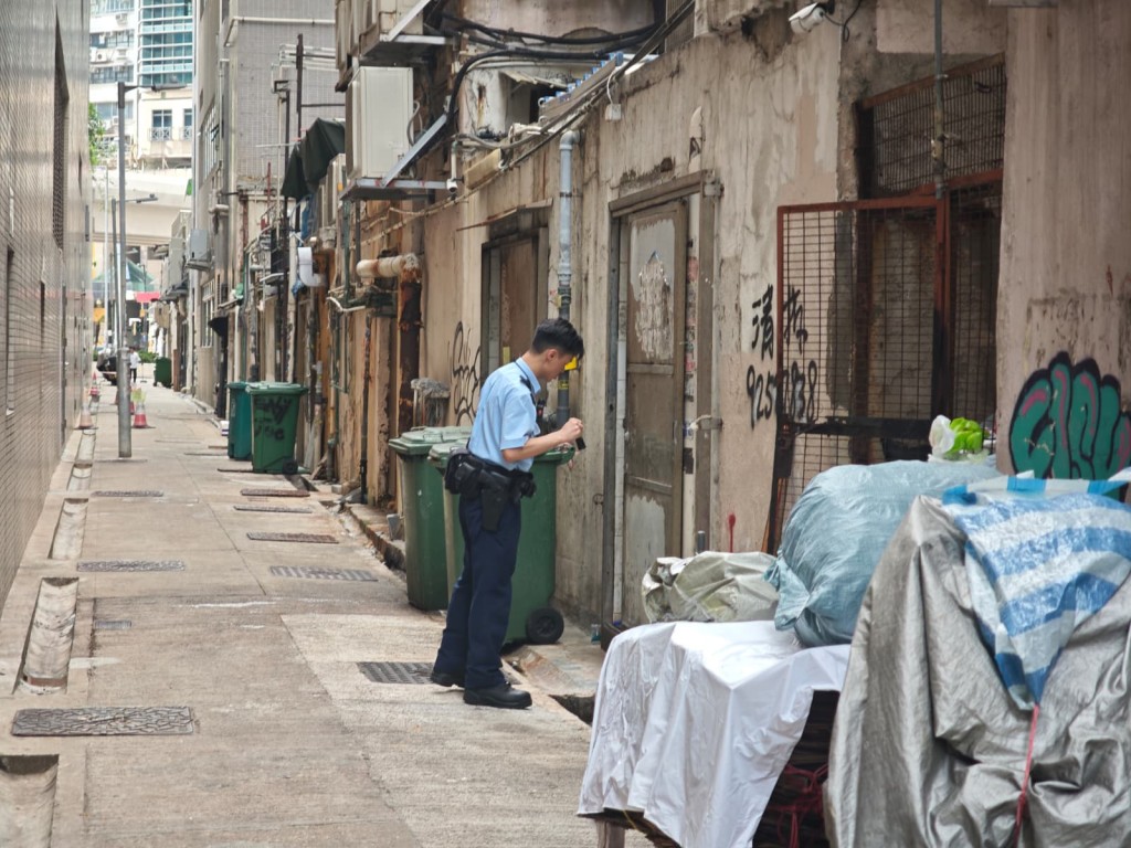 警方在場調查。黎志偉攝 警方在場調查。黎志偉攝