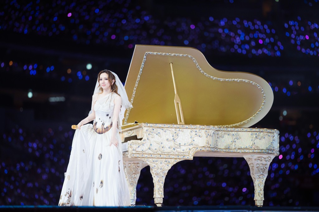 G.E.M.鄧紫棋大晒才華。