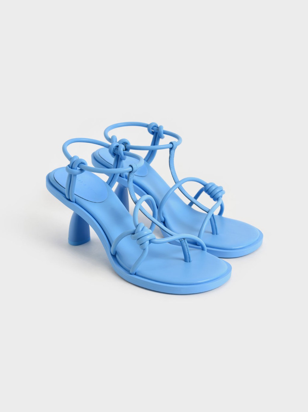 夏季系列藍色高跟涼鞋/$469。