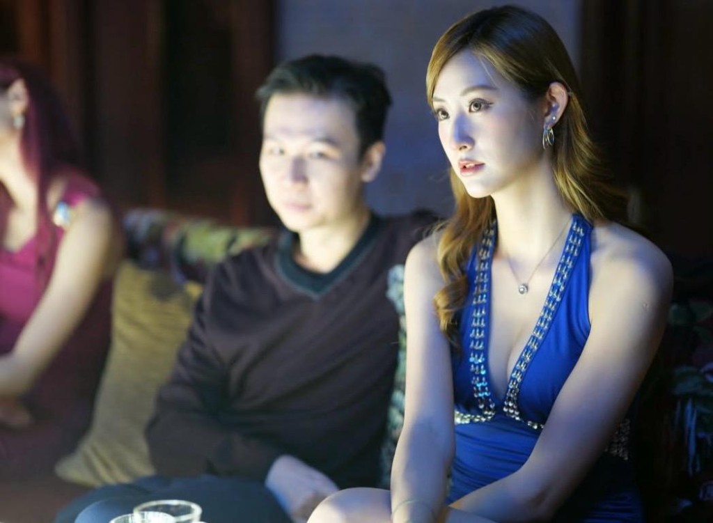 Angelina对于教黄子华猜枚甚为难忘。 Angelina对于教黄子华猜枚甚为难忘。