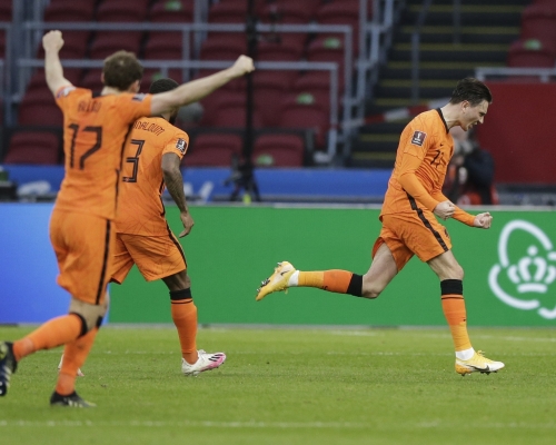 荷蘭國家隊終於在世盃外開齋。 AP