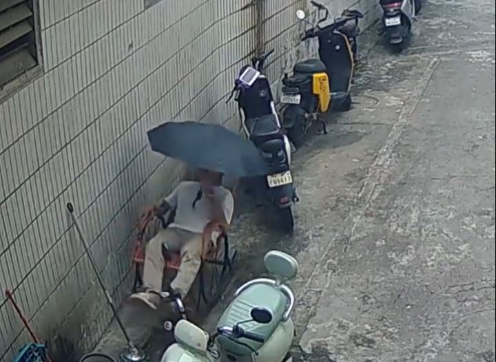 男子猝死摇摇椅上，引起网民热烈讨论生命。