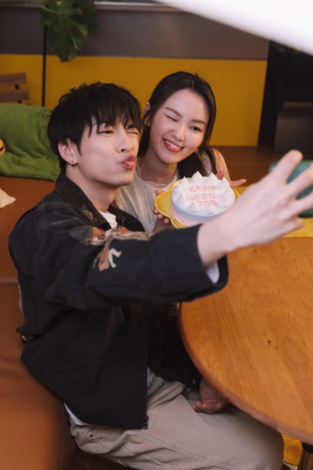 新歌《戒糖失敗》由兩位新晉創作者Yungie及Amber（鄭偉唯）作曲、曾樂彤填詞。