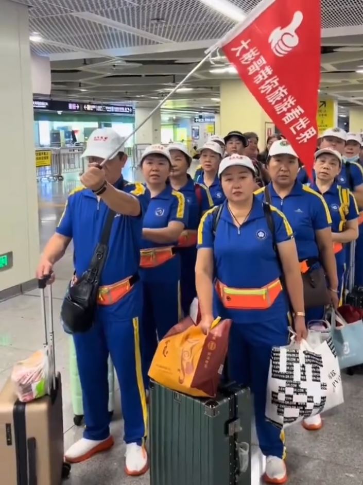 內地備受爭議的「暴走團」出現在西九文化區。抖音