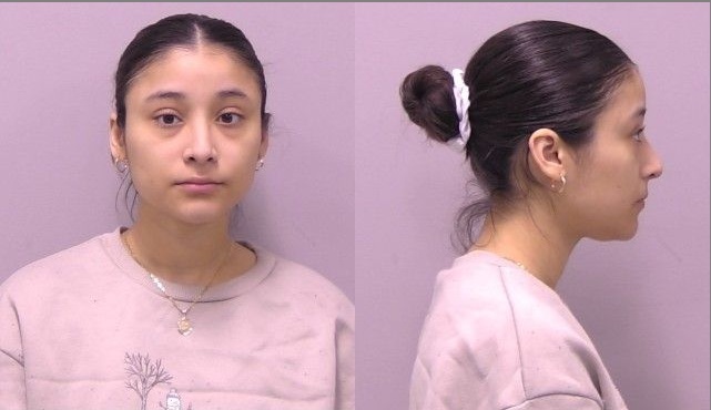 華雷斯（Yizel Juarez）涉嫌向幼兒餵瀉藥只為減輕工作量。 St. Charles Police Department