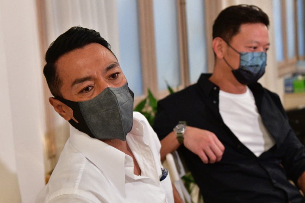 導演吳炫輝和黑仔（左）全力配合《明日戰記》宣傳。  ​