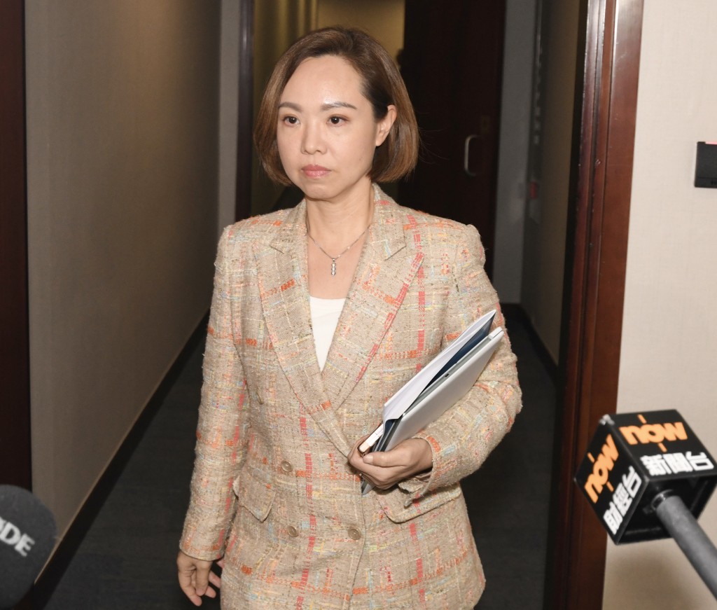 監委會委員陳家珮表示,尊重黃錦輝的決定。 監委會委員陳家珮表示,尊重黃錦輝的決定。