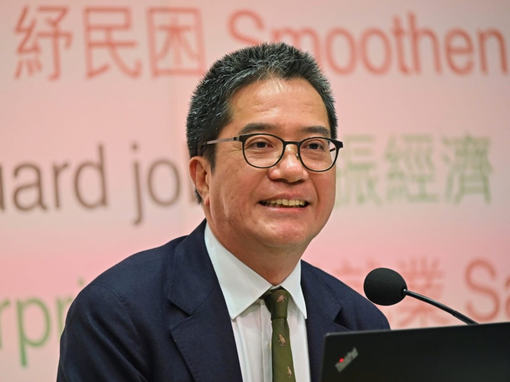 黃偉綸表示，10年房屋供應目標為43萬個單位。