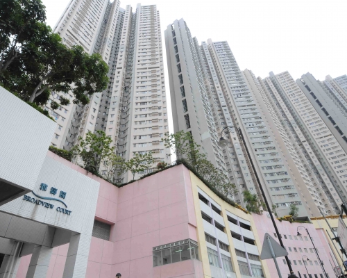 其中一名患者居於南區深灣道11號雅濤閣。 資料圖片