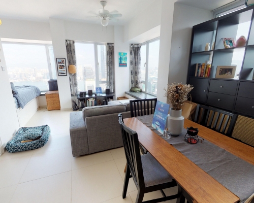 這是蔚晴軒高層C室，實用面積383方呎，現連租約放售。

