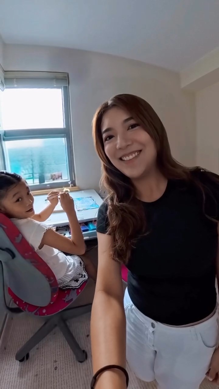 單文柔公開女兒的睡房,見到布置簡潔。 單文柔公開女兒的睡房,見到布置簡潔。