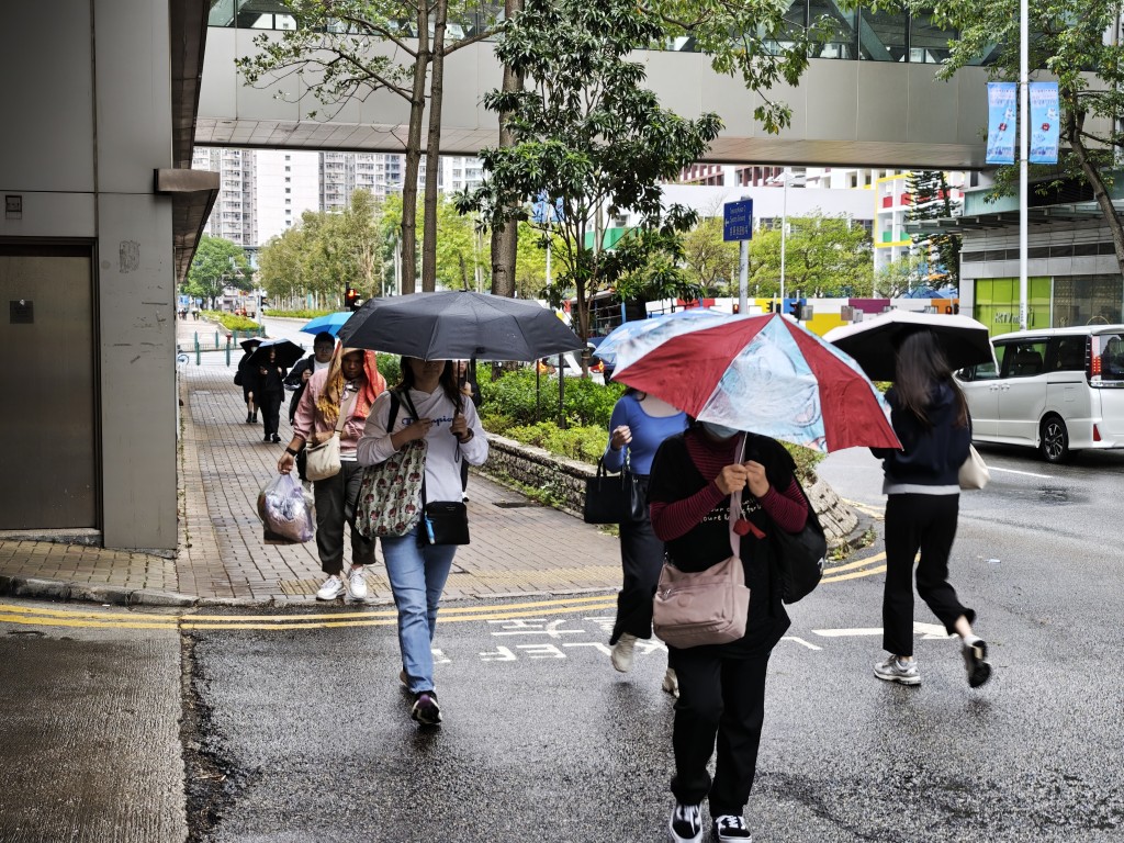 近期早上天氣稍涼。陳俊豪攝 近期早上天氣稍涼。陳俊豪攝