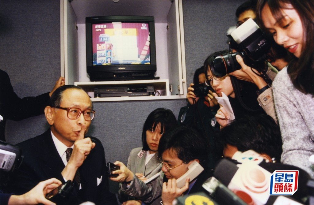 杨铁梁1996年辞任大法官参加首届特首选举。资料图片