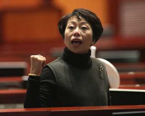 麥美娟就離開立法會時遭示威者阻撓報警。資料圖片