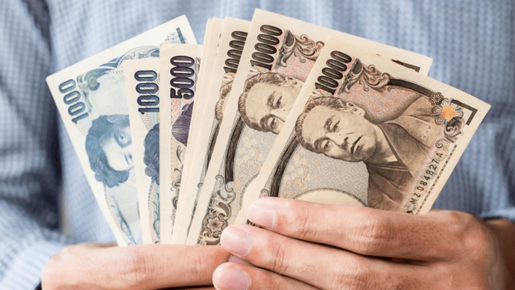 日本央行不加息 圓匯大幅走貶破156 每百兌港元跌穿「5算」