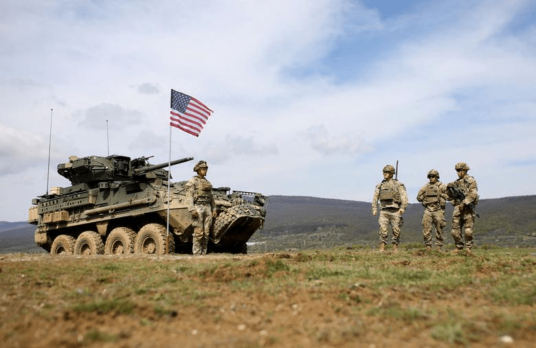 美國向烏克蘭提供了多型號運兵戰車。  路透社