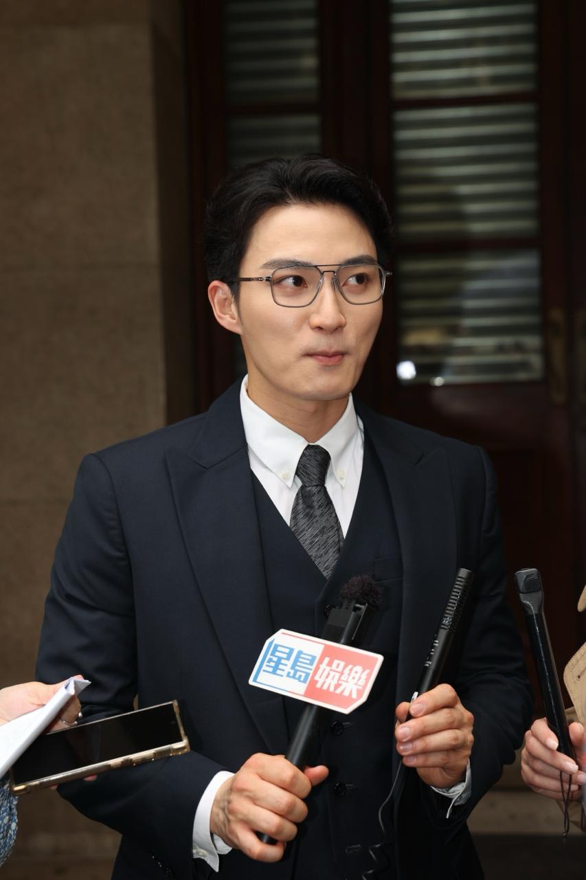 周嘉洛向观众证明了自己的另一面，笑言想演“斯文变态”角色。