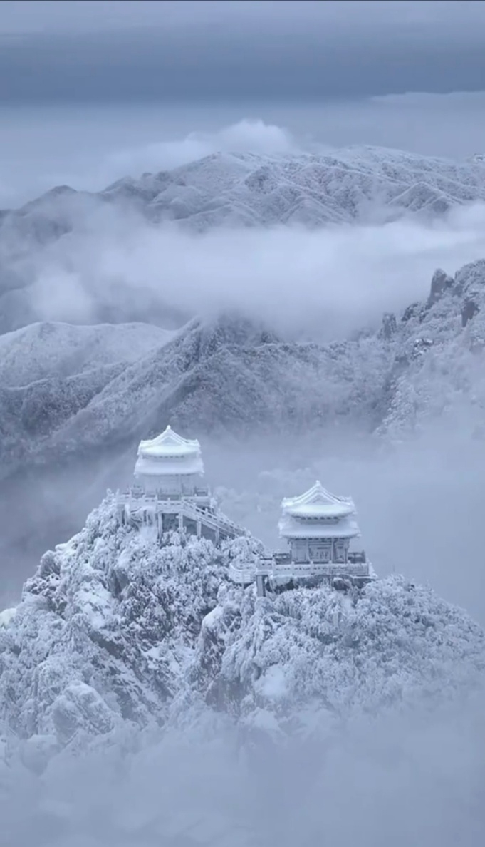 老君山奇觀。  老君山奇觀。