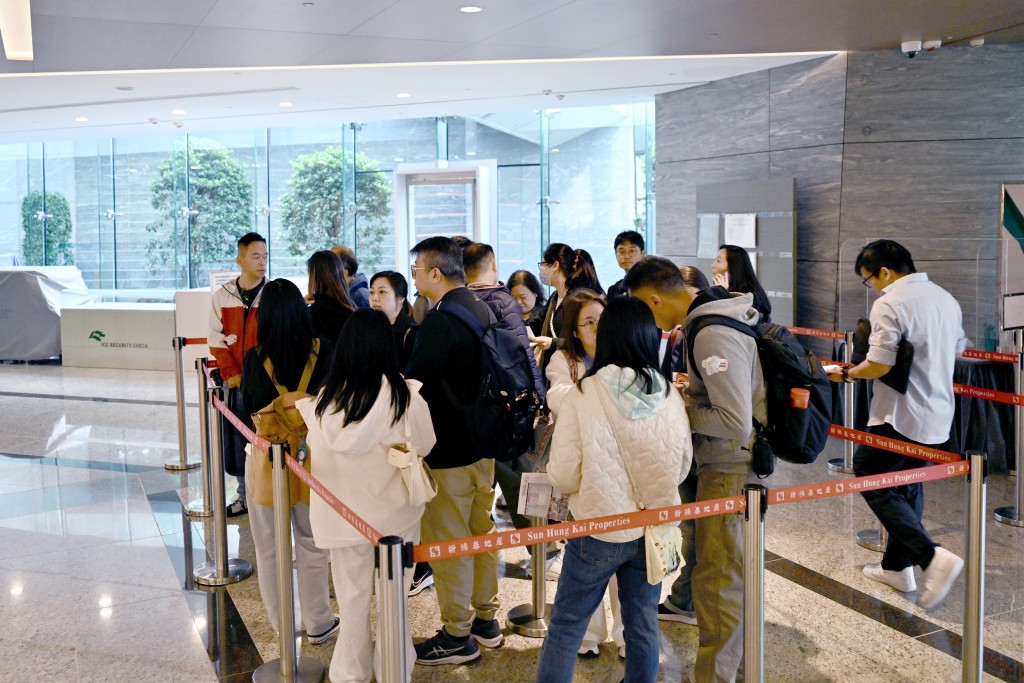 項目昨日不斷有市民到場參觀，情況不俗。