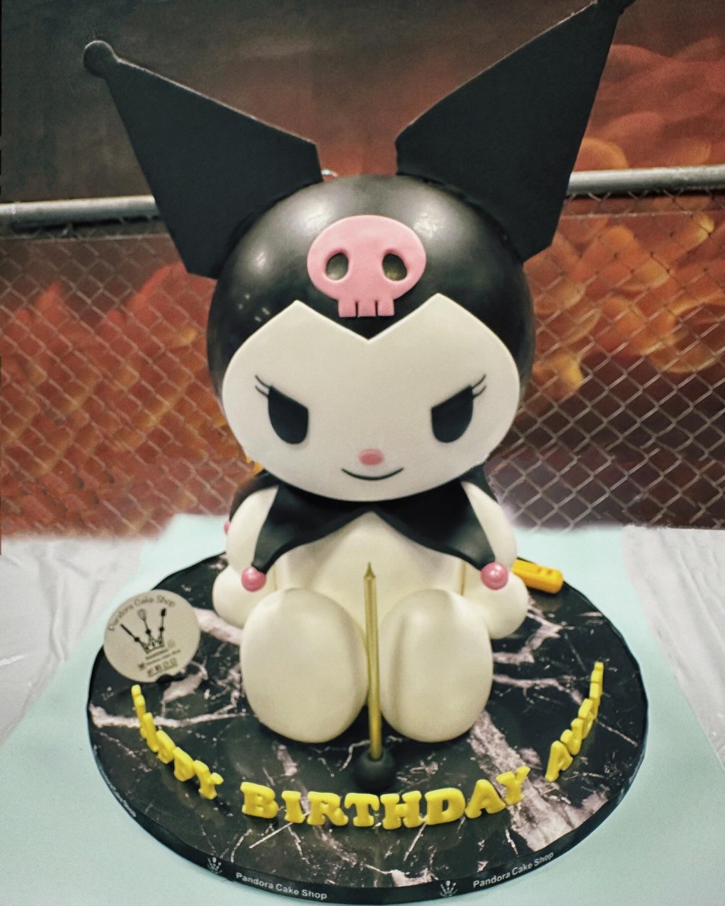 生日蛋糕是梁浸浸最喜愛的Kuromi。