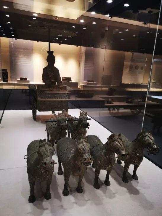 重慶大學博物館被質疑,館內還有大量疑似仿製品。(網圖)
