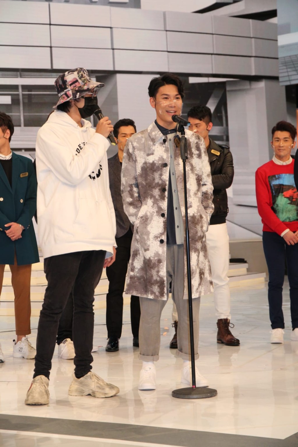 事後李鉅峰表示要綵排,冇機會出去買提子餵Do姐食。